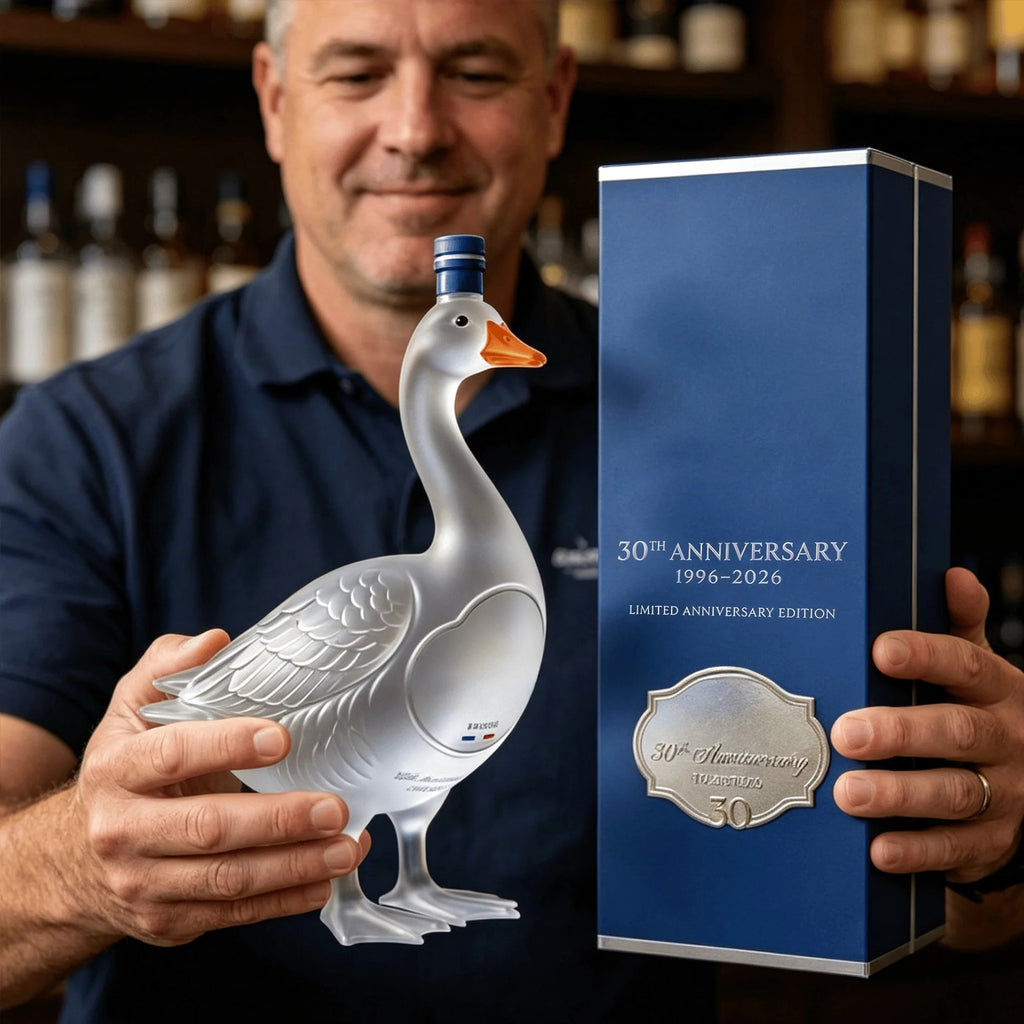 🔥🔥30th Anniversary Edition 3D Sculpted Swan Vodka Bottle