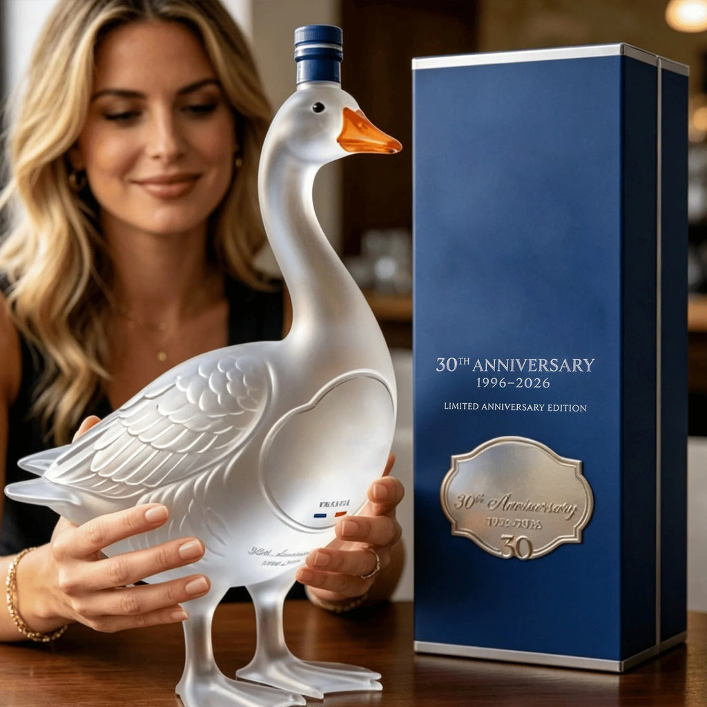 🔥🔥30th Anniversary Edition 3D Sculpted Swan Vodka Bottle